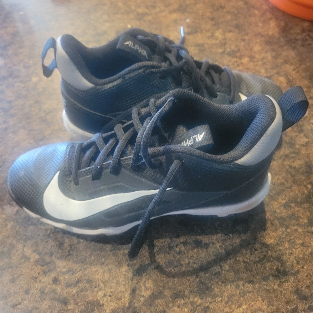 Nike Kids Black and Gray Sneakers